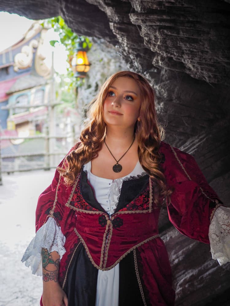 Elisabeth Swann - Photo 15