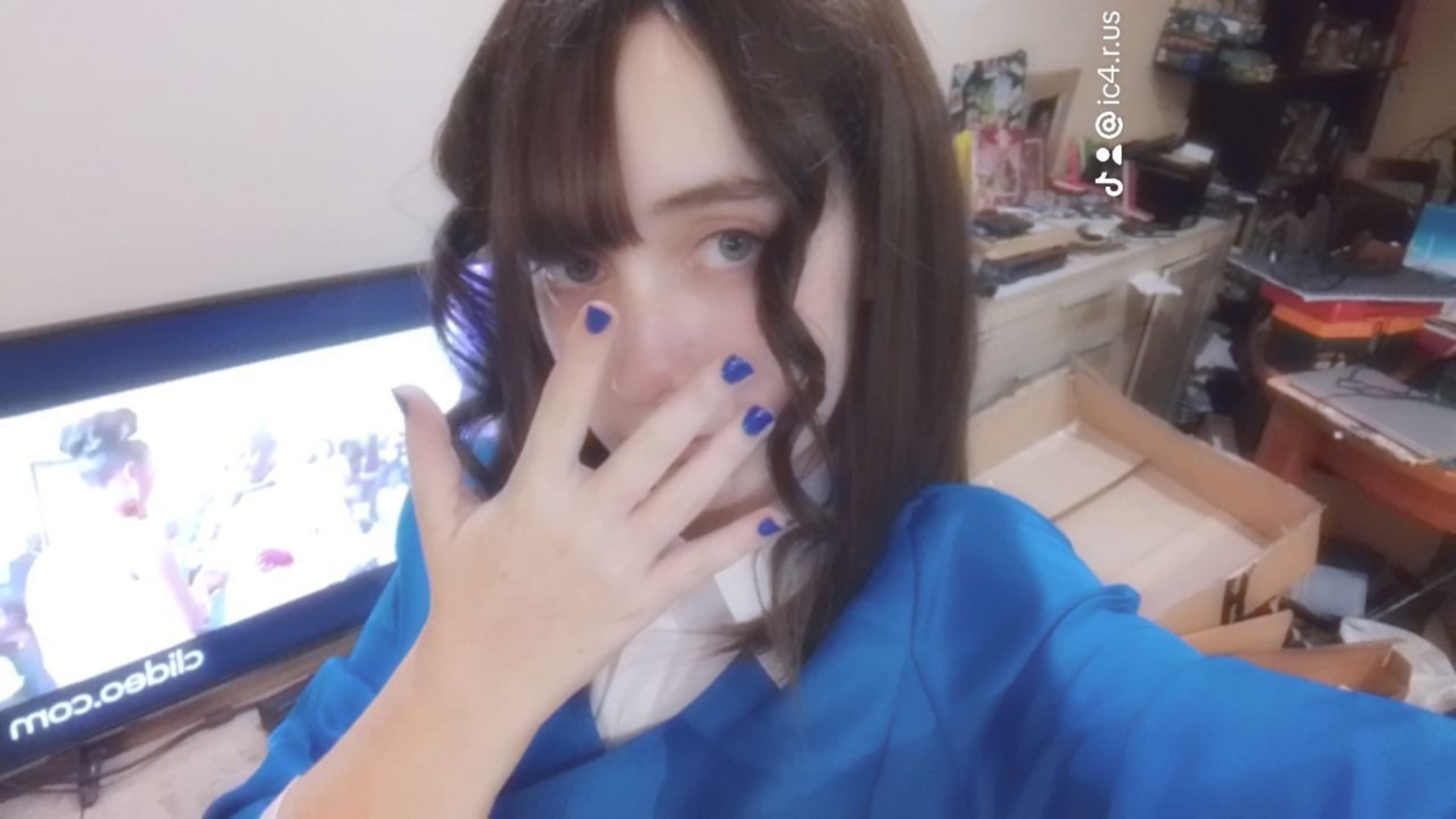 VERONICA SAWYER  - Photo 2