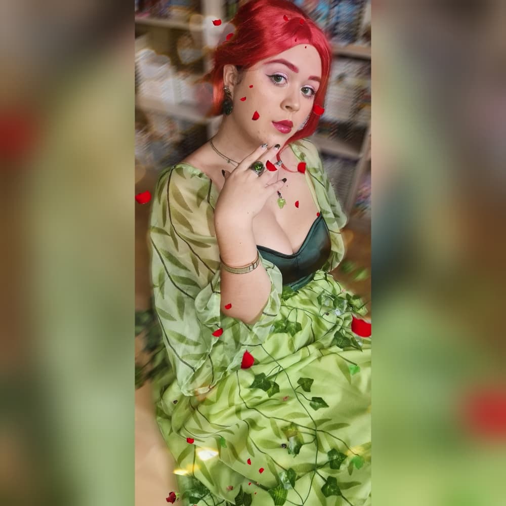 Poison Ivy - Photo 1