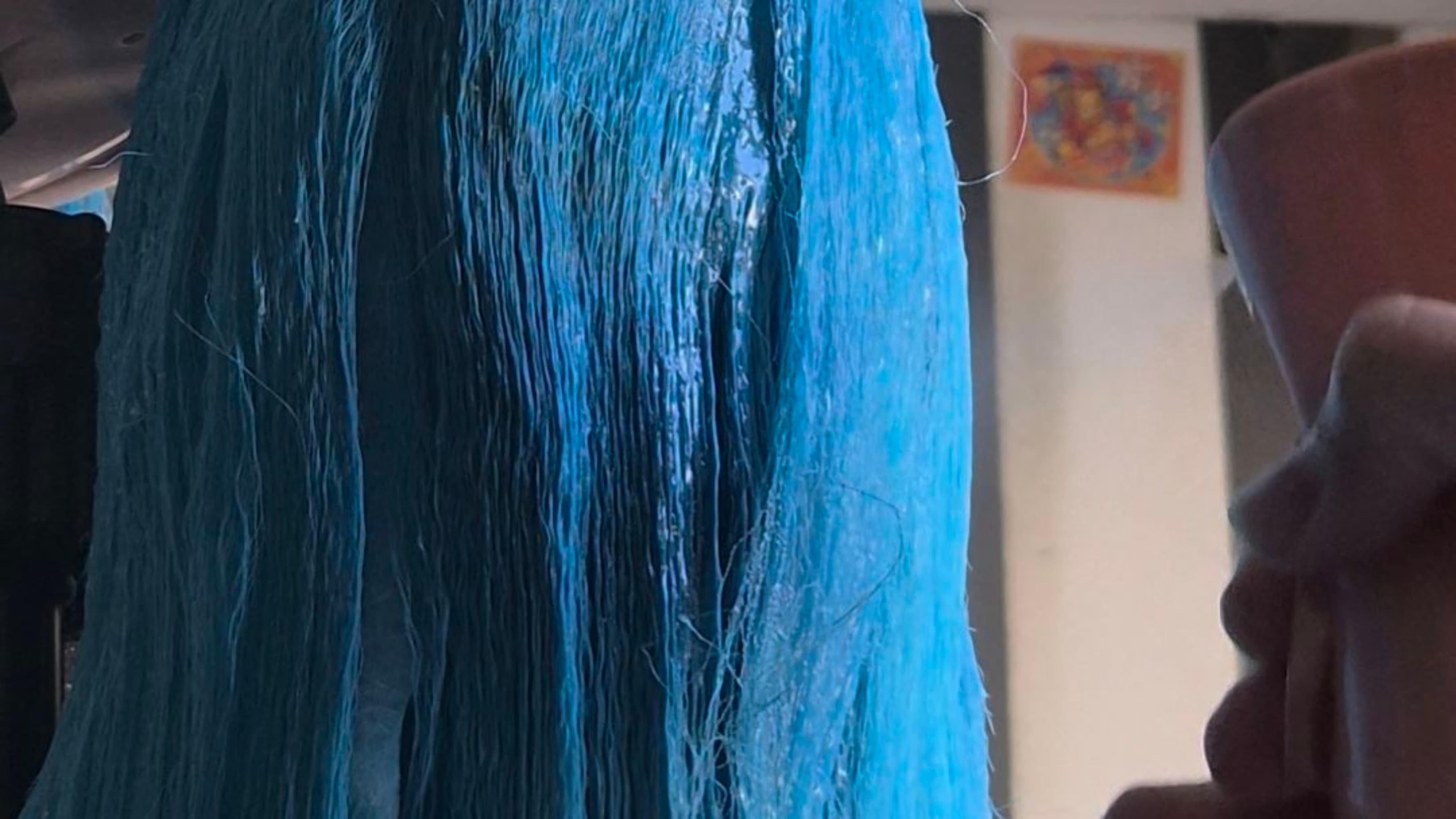 Fold the wick in the wig