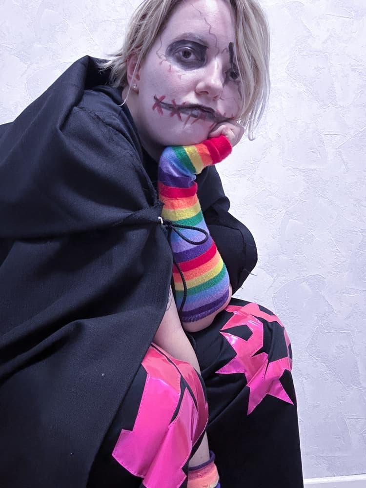 Raver Doll  - Photo 1