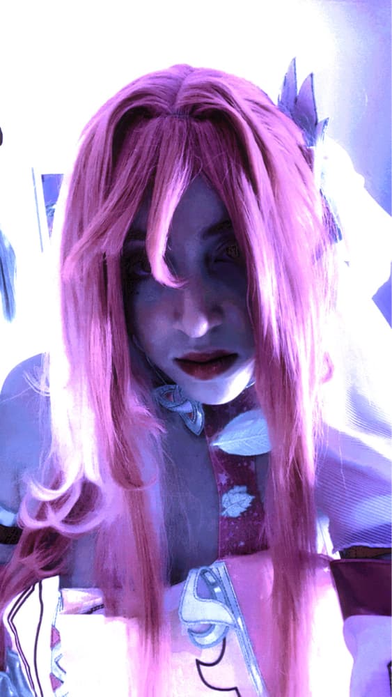 Elysia HoHe - Photo 1