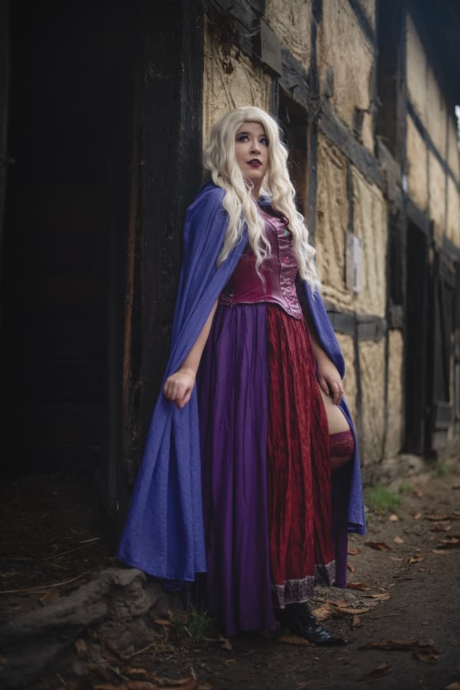 Sarah Sanderson  - Photo 3