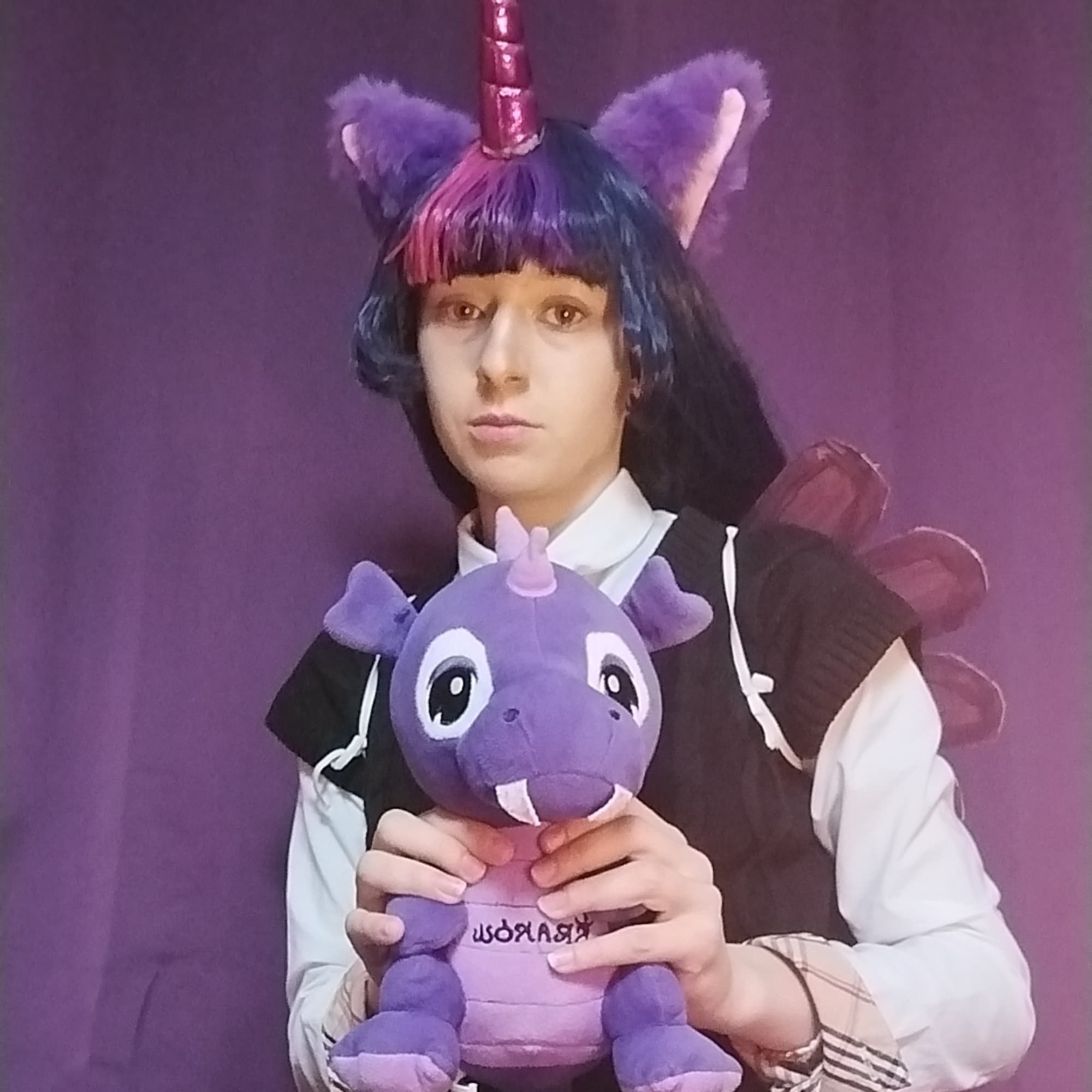 Twilight chambre - My Little Pony cosplay photoshoot cover