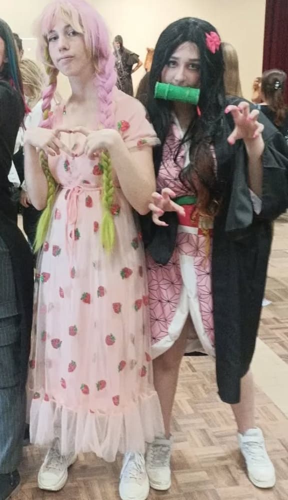 Mitsuri and nezuko - Photo 2
