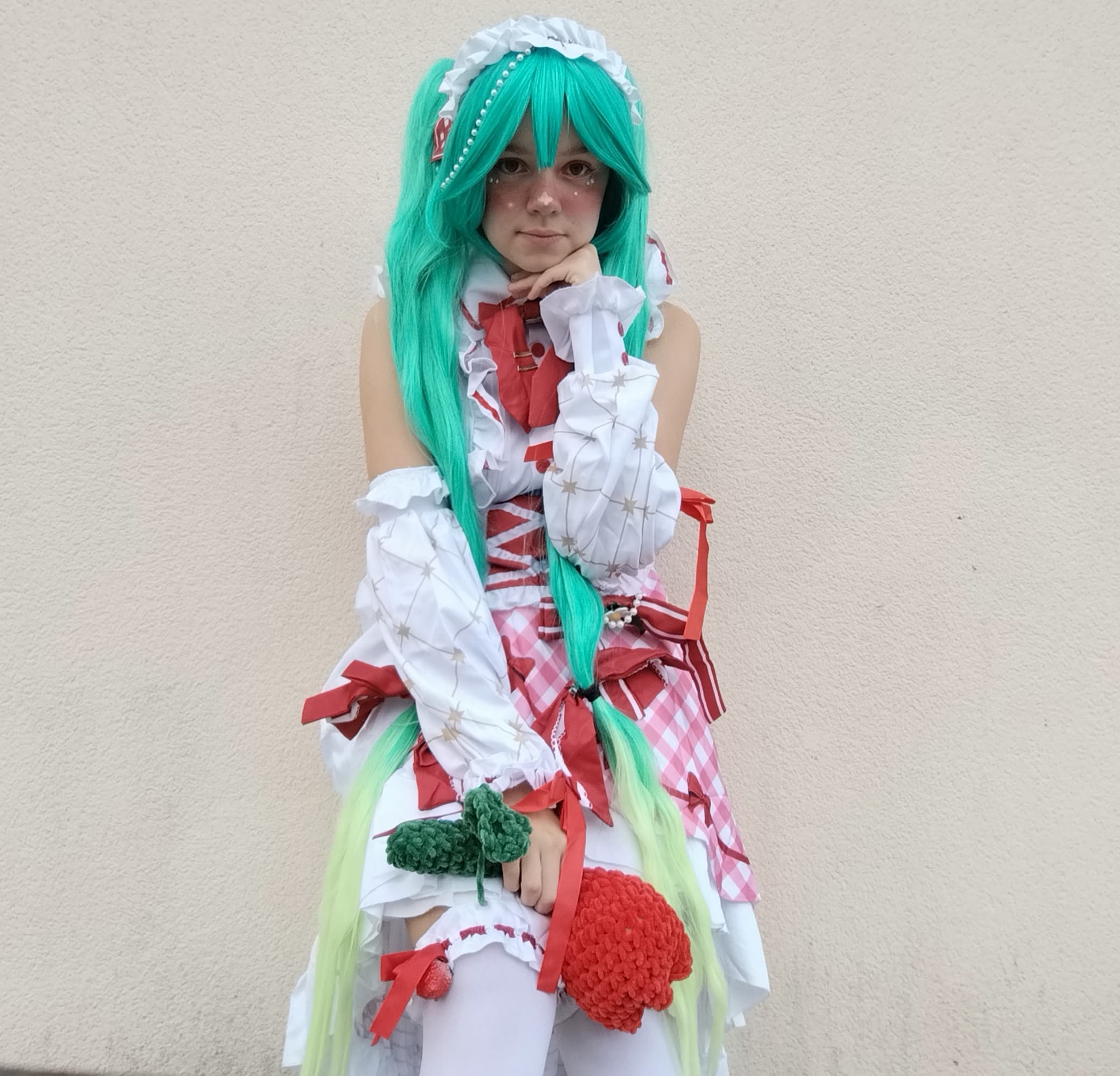 Strawberry Miku 🍓💚 - Photo 3