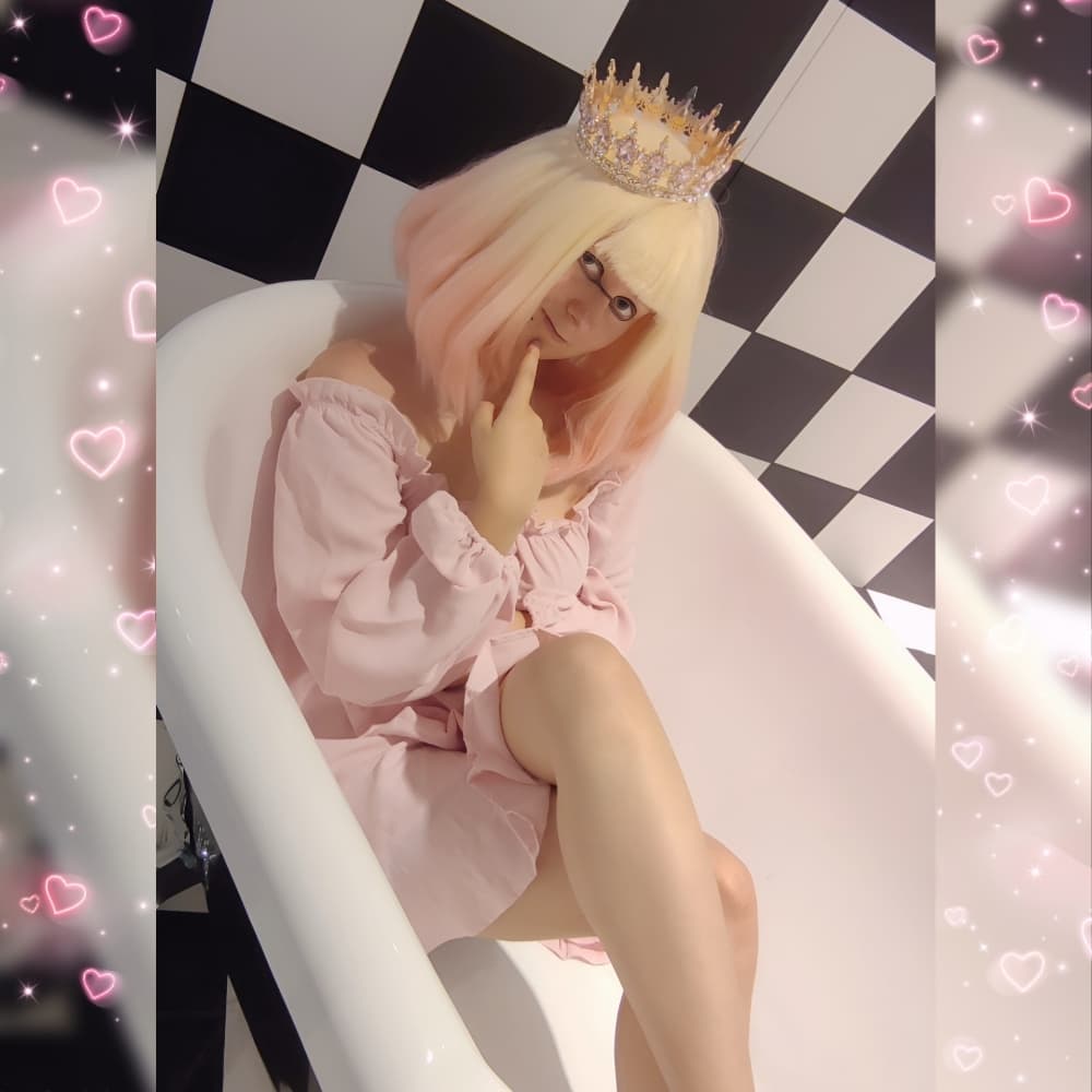 Perle🩷👑✨ - Splatoon cosplay photoshoot cover