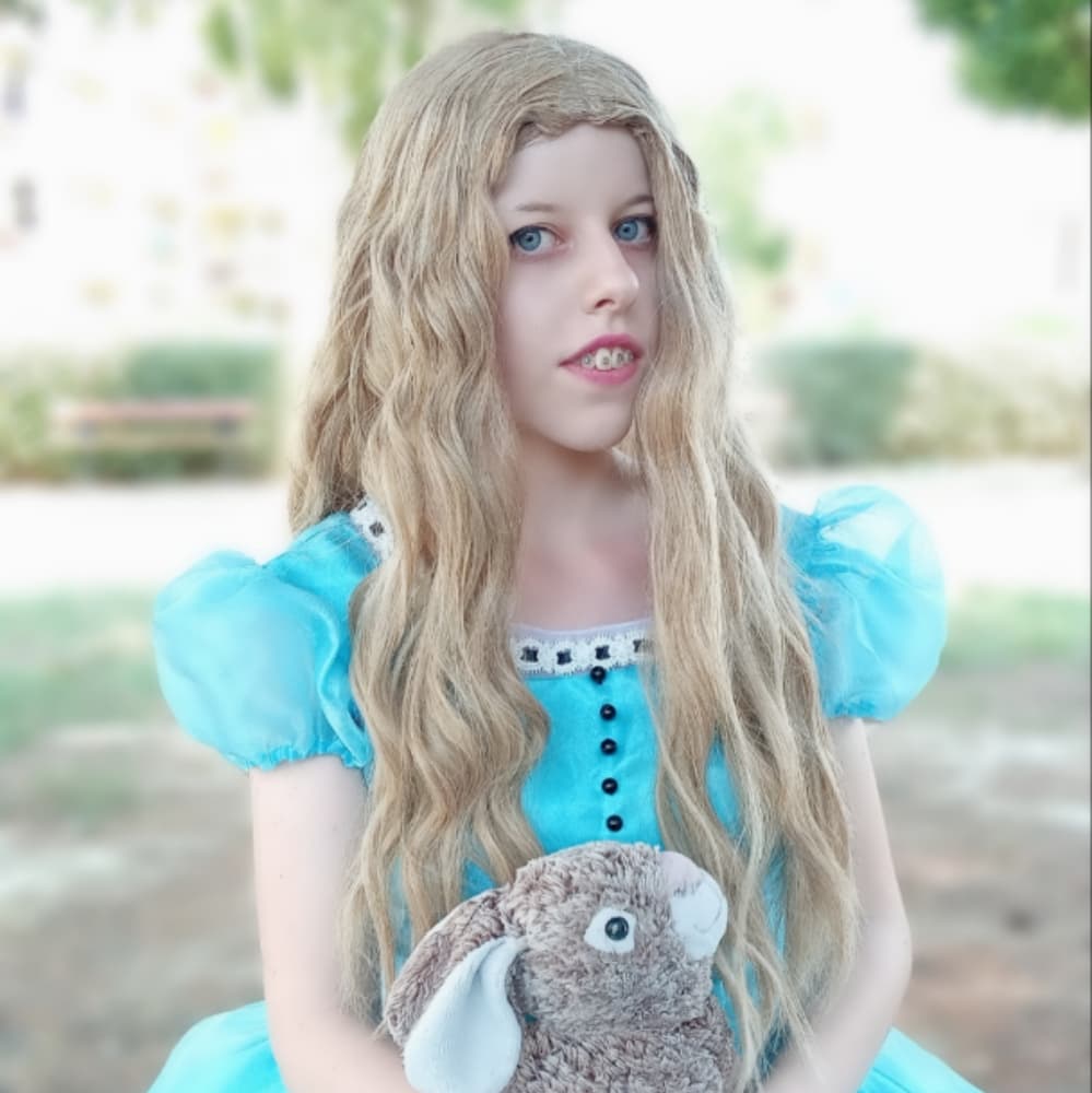 Alice Kingsley  - Alice in Wonderland cosplay photoshoot cover