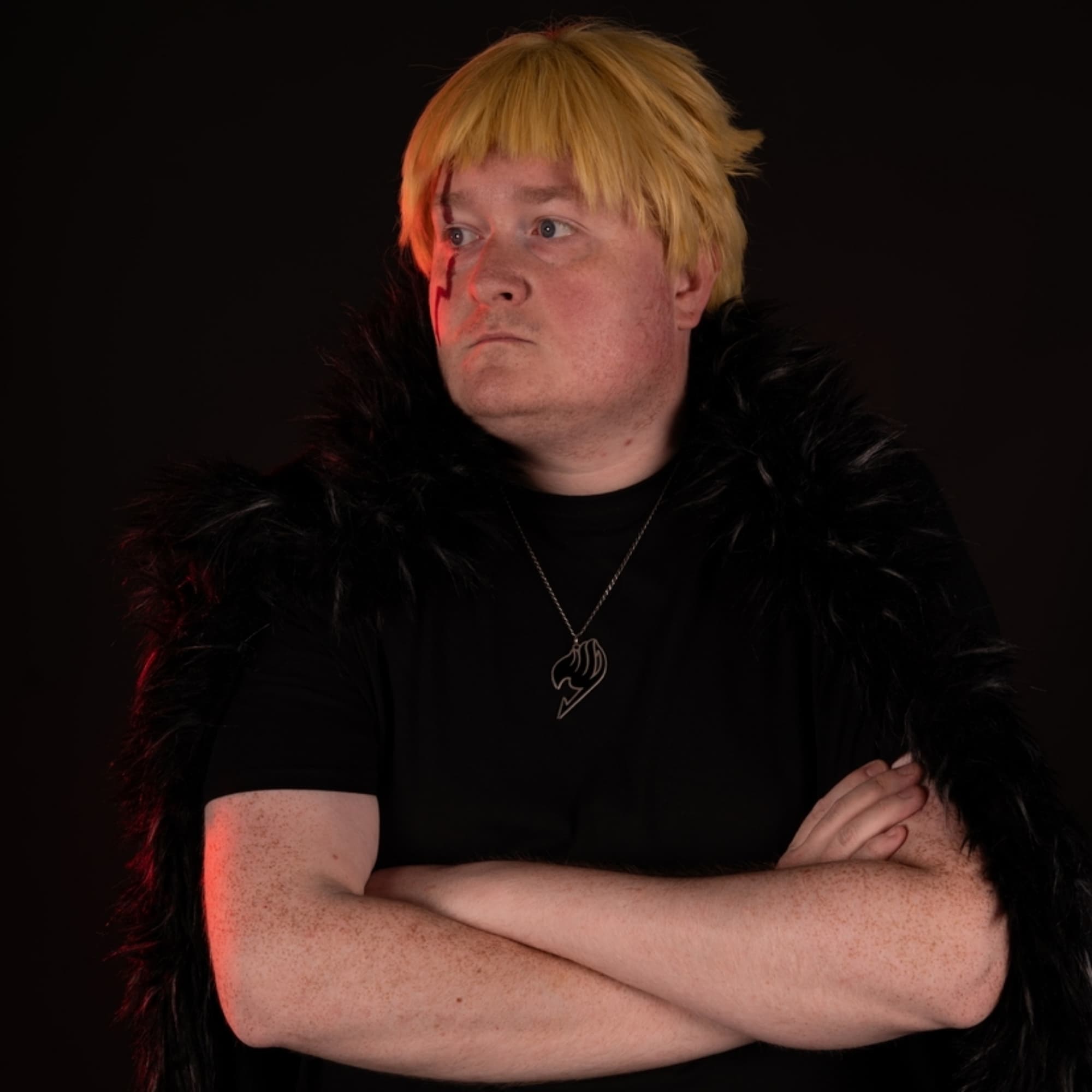 Shooting Luxus - Fairy Tail cosplay photoshoot cover