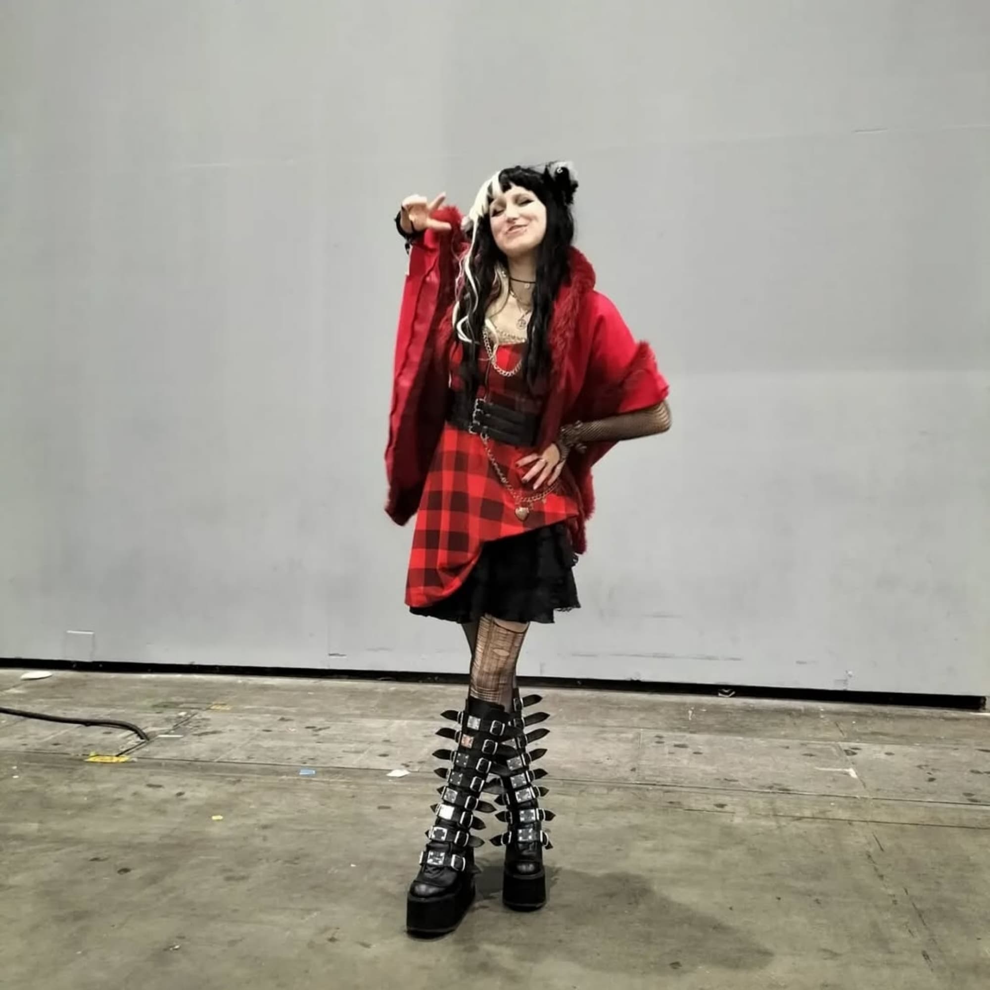 Cerise Hood  - Photo 5