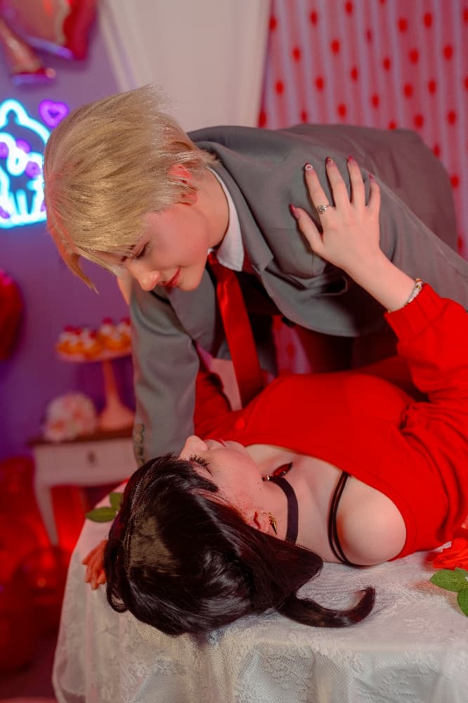 Loid Forger - Photo 2