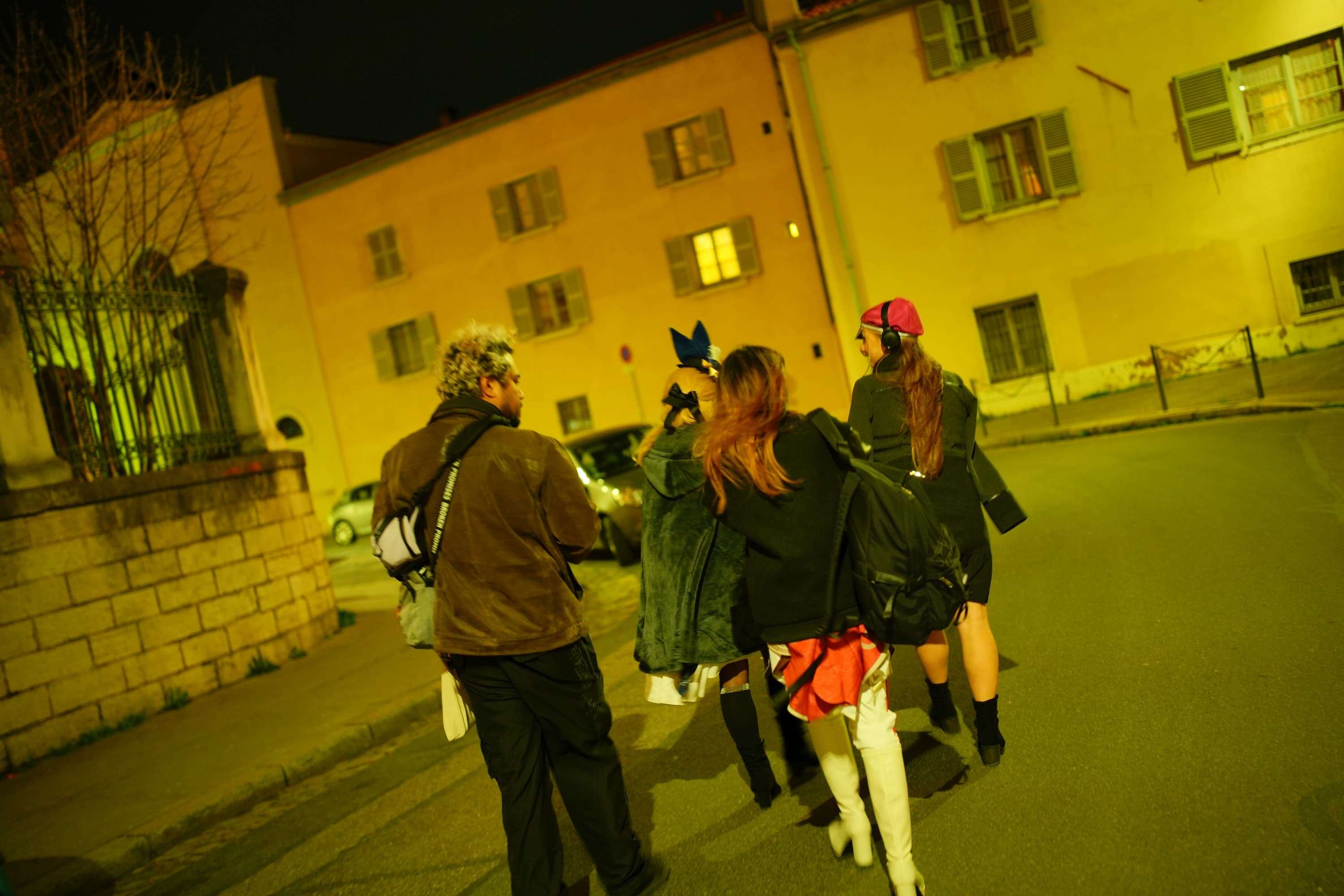 Backstage - Photo 32