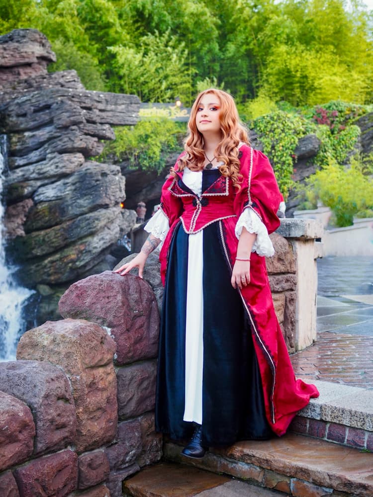 Elisabeth Swann - Photo 13