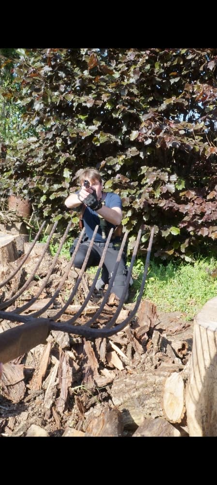 Leon Kennedy - Photo 7