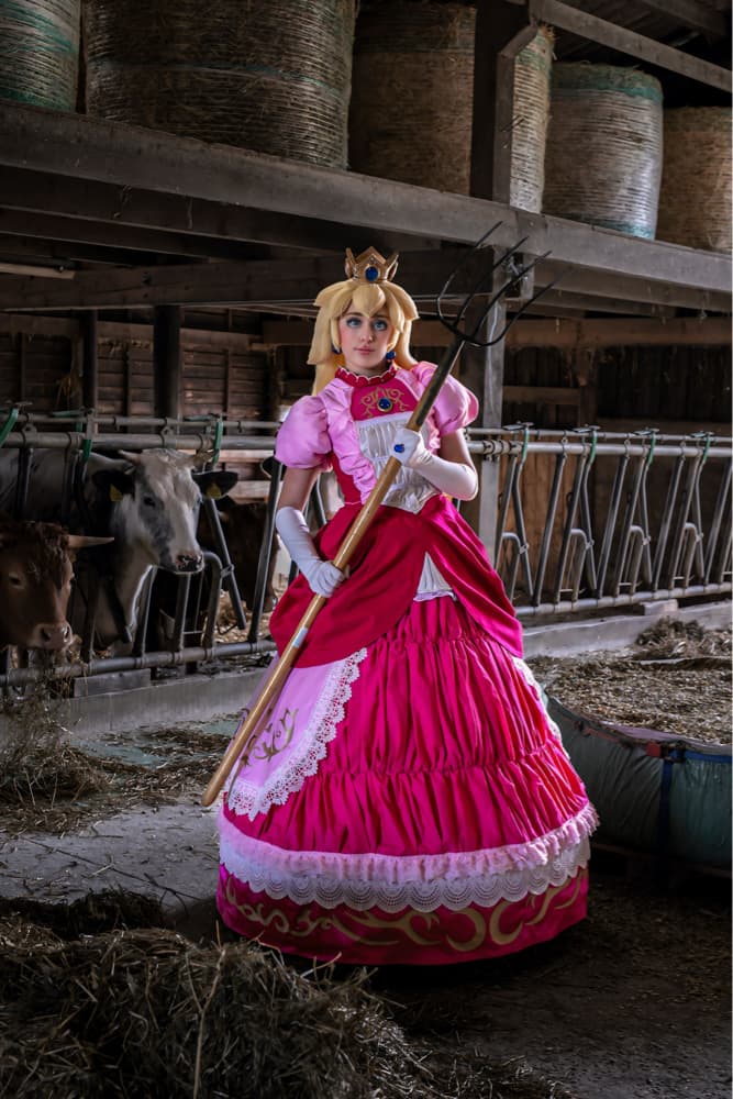 Peach at the farm 🐮 - Photo 4