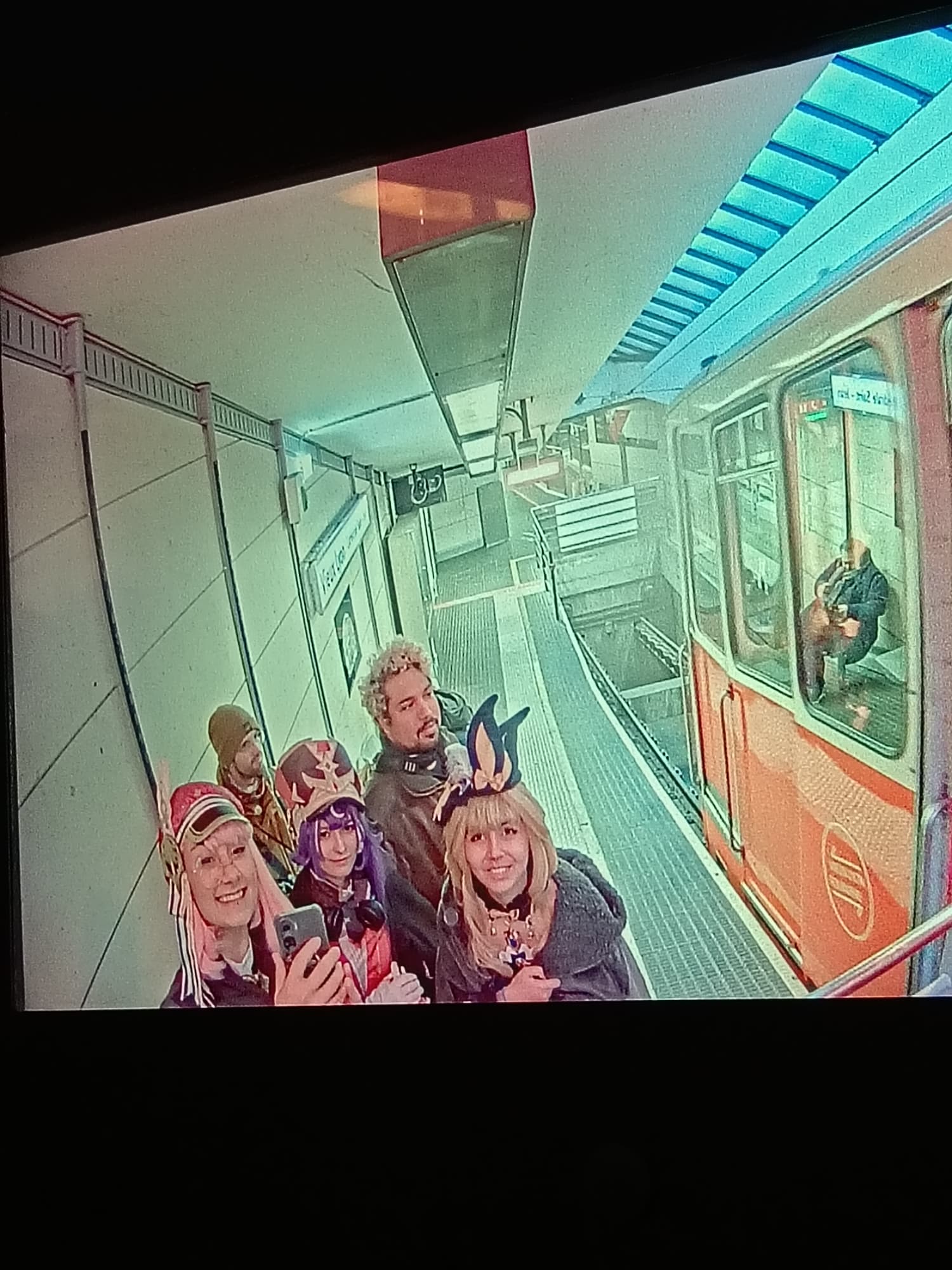 Backstage - Photo 29