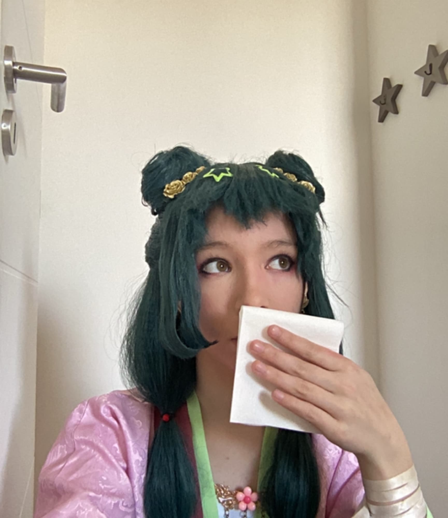 MaoMao  - The Apothecary Diaries cosplay photoshoot cover