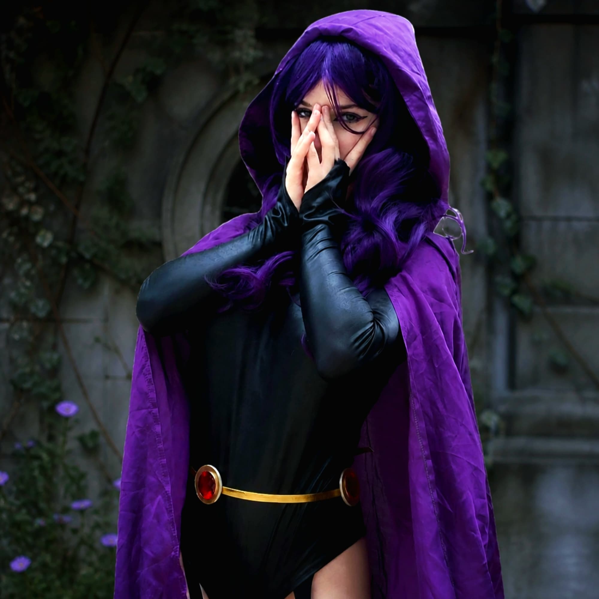 Raven - DC Comics cosplay photoshoot cover