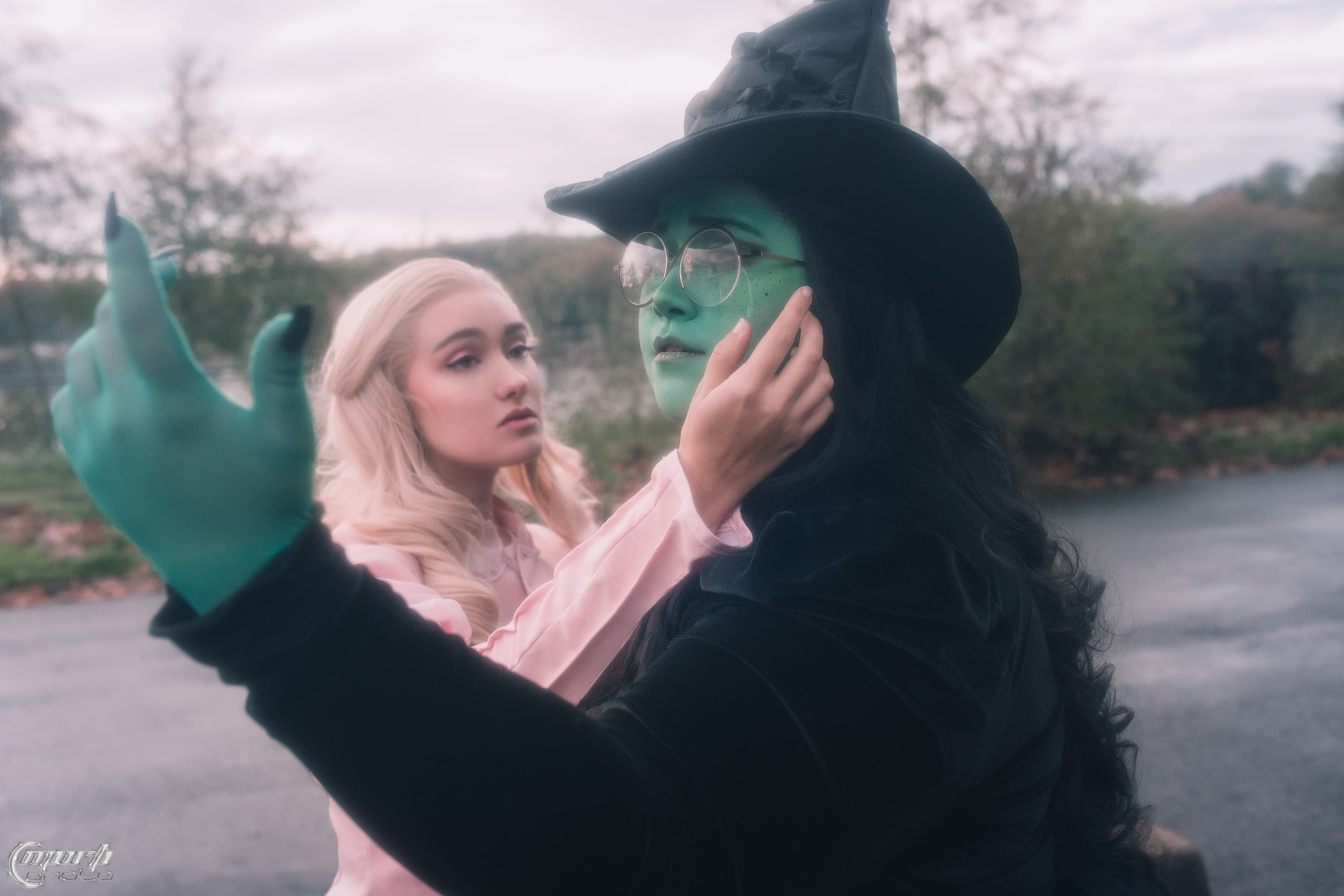 Glinda & Elphaba  - Photo 3