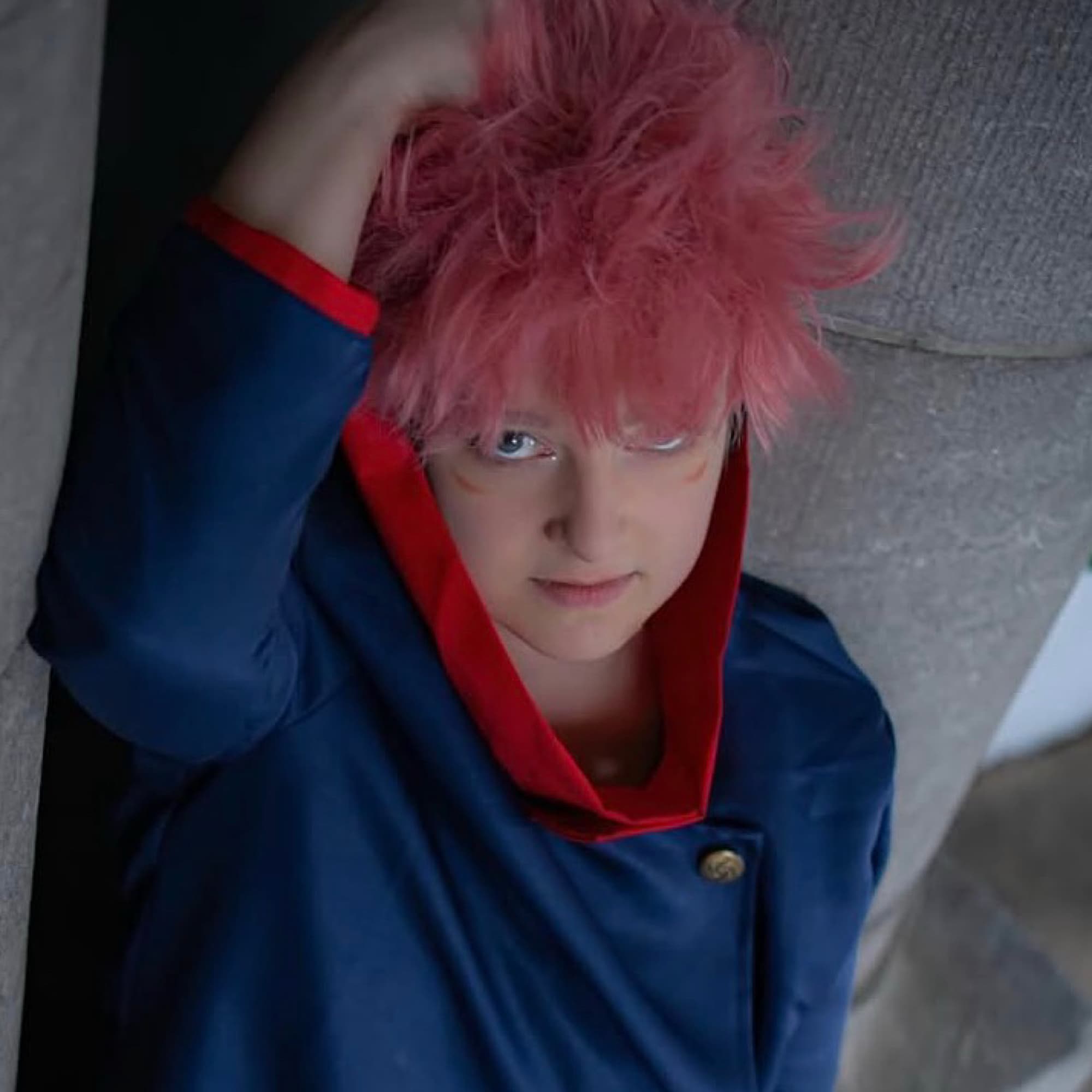 Yuji Itadori - Jujutsu Kaisen cosplay photoshoot cover