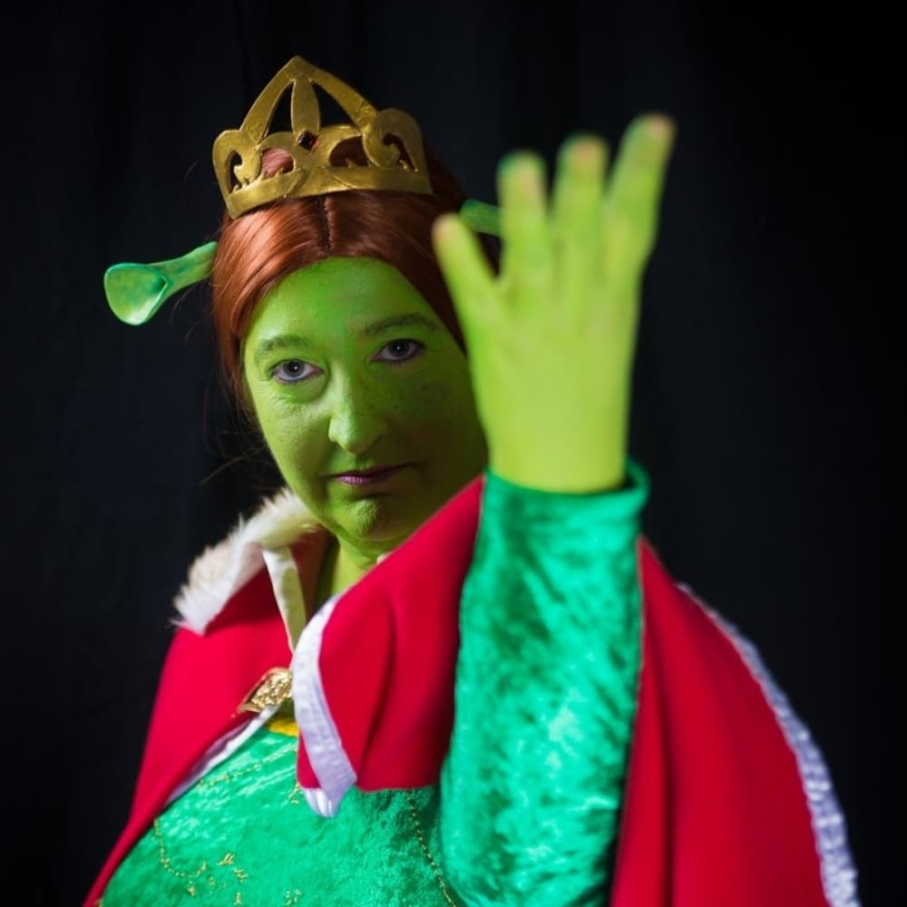 Fiona  - Shrek cosplay photoshoot cover