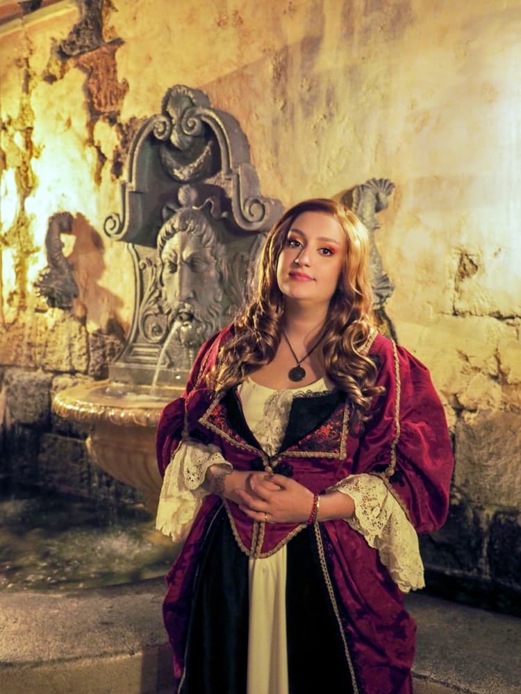 Elisabeth Swann - Photo 21