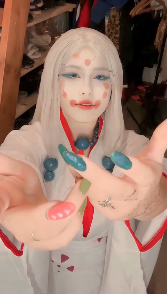 Mother spider  - Photo 1