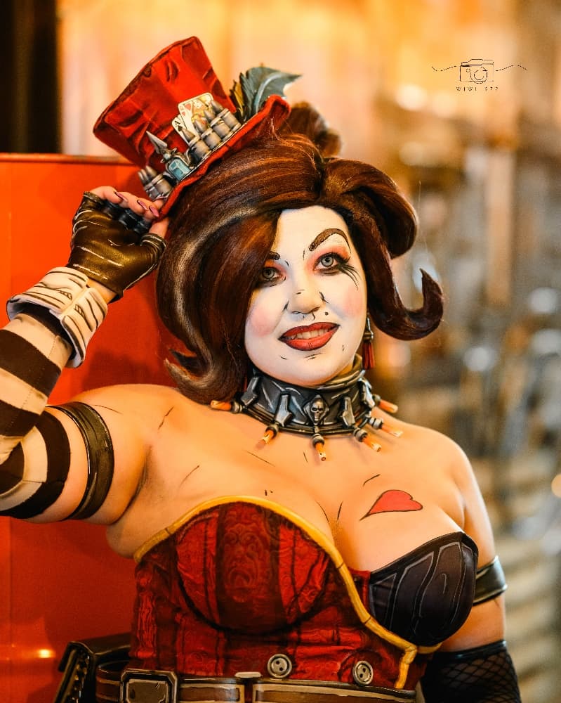 Moxxi by Dianae - Photo 3