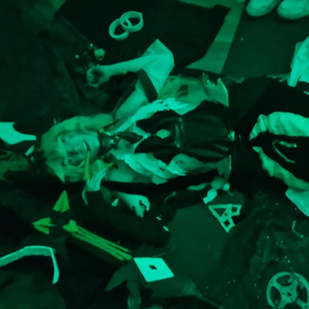 Mobius (og outfit) - Photo 1