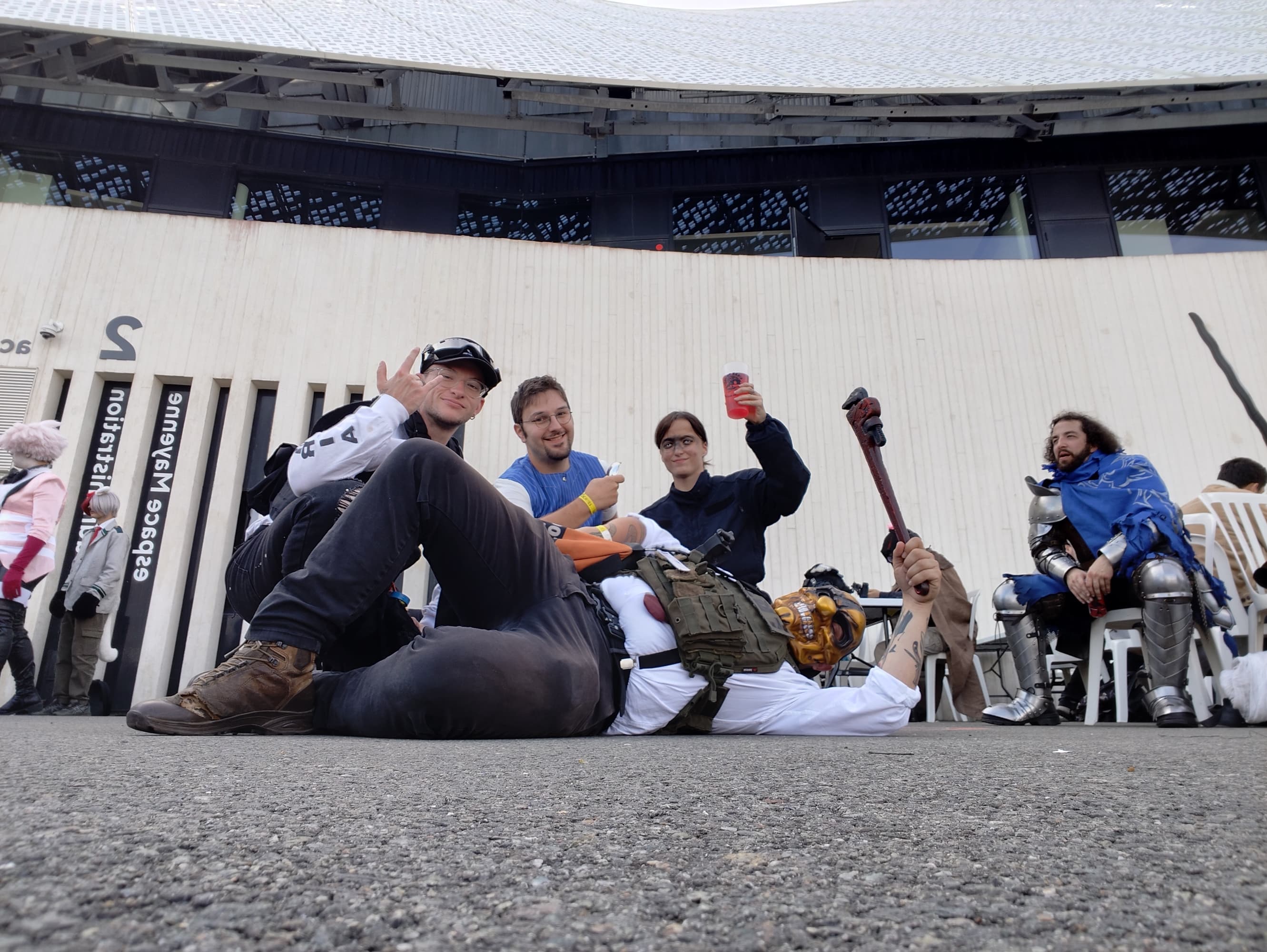 Wolf (golden mask) - Photo 28