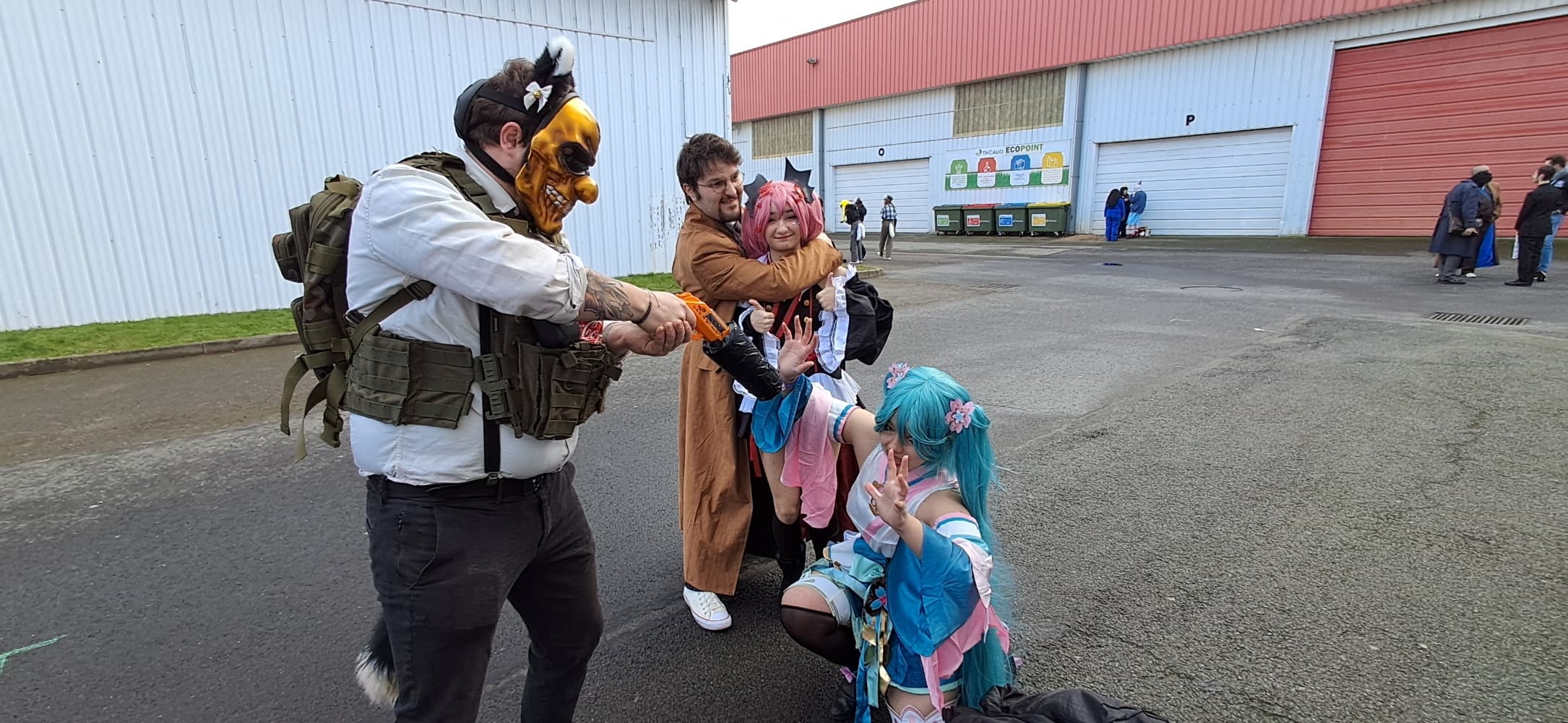 Wolf (golden mask) - Photo 20