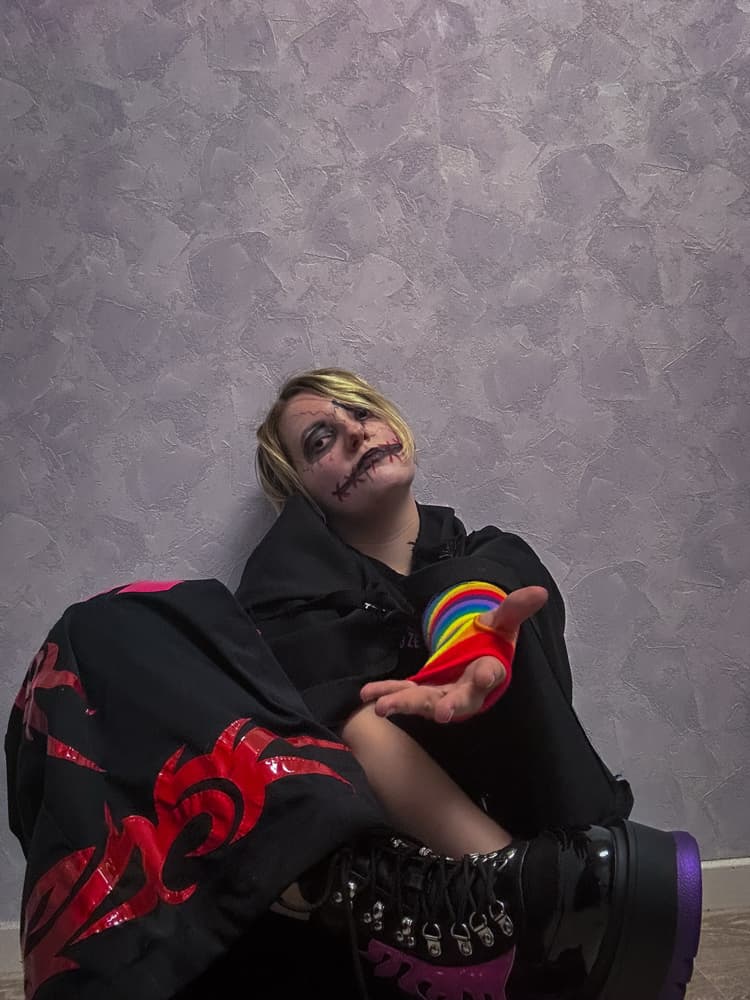 Raver Doll  - Photo 23