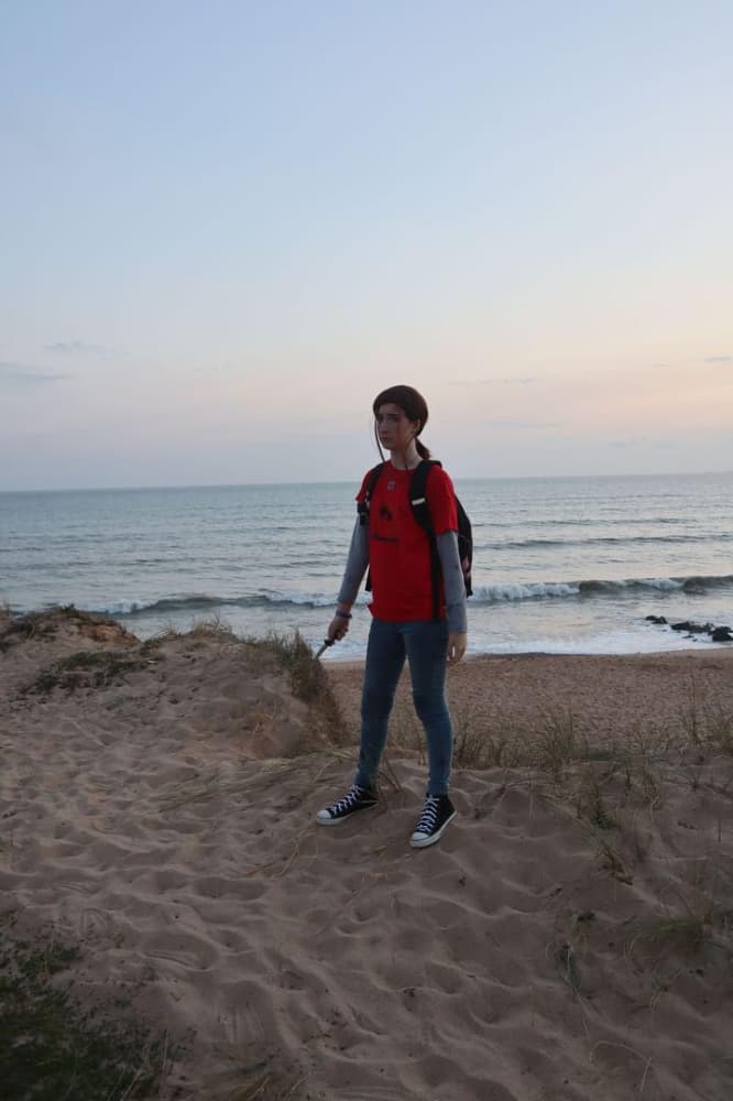 Ellie TLOU beach - Photo 5