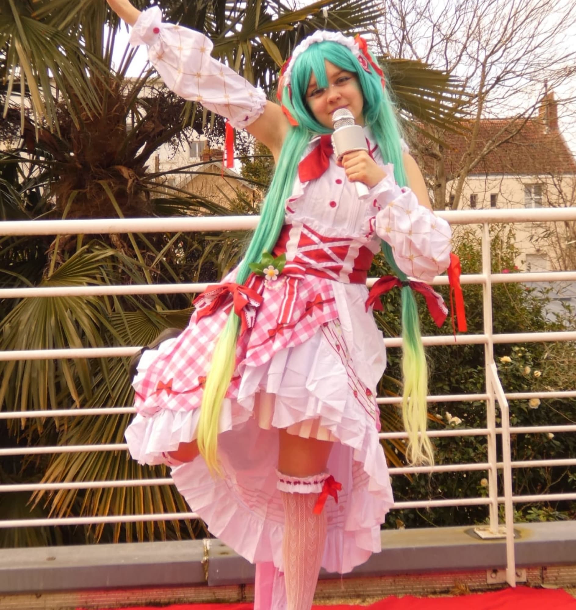 Strawberry Miku 🍓 - Photo 3