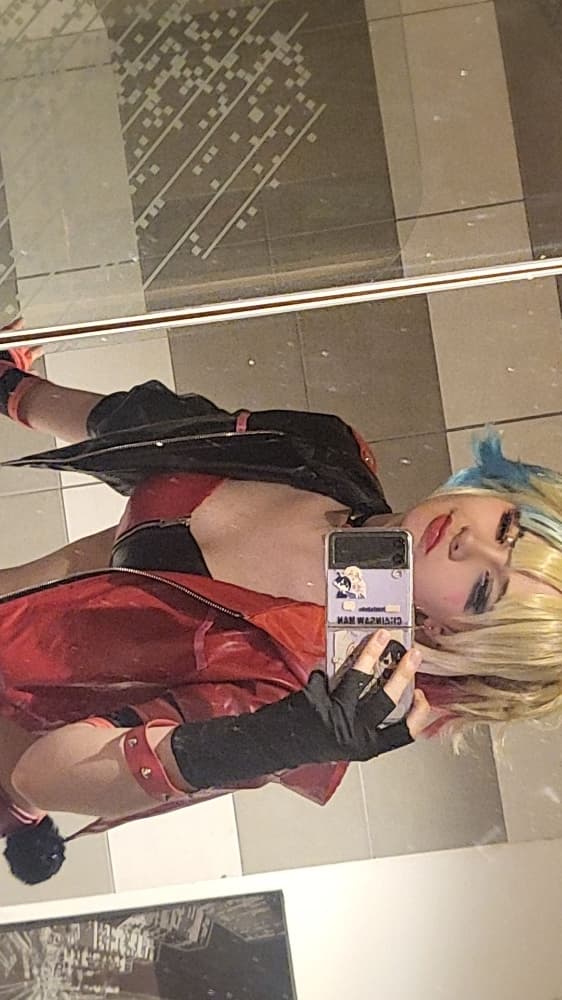 Harley Quinn Isekai - Photo 2