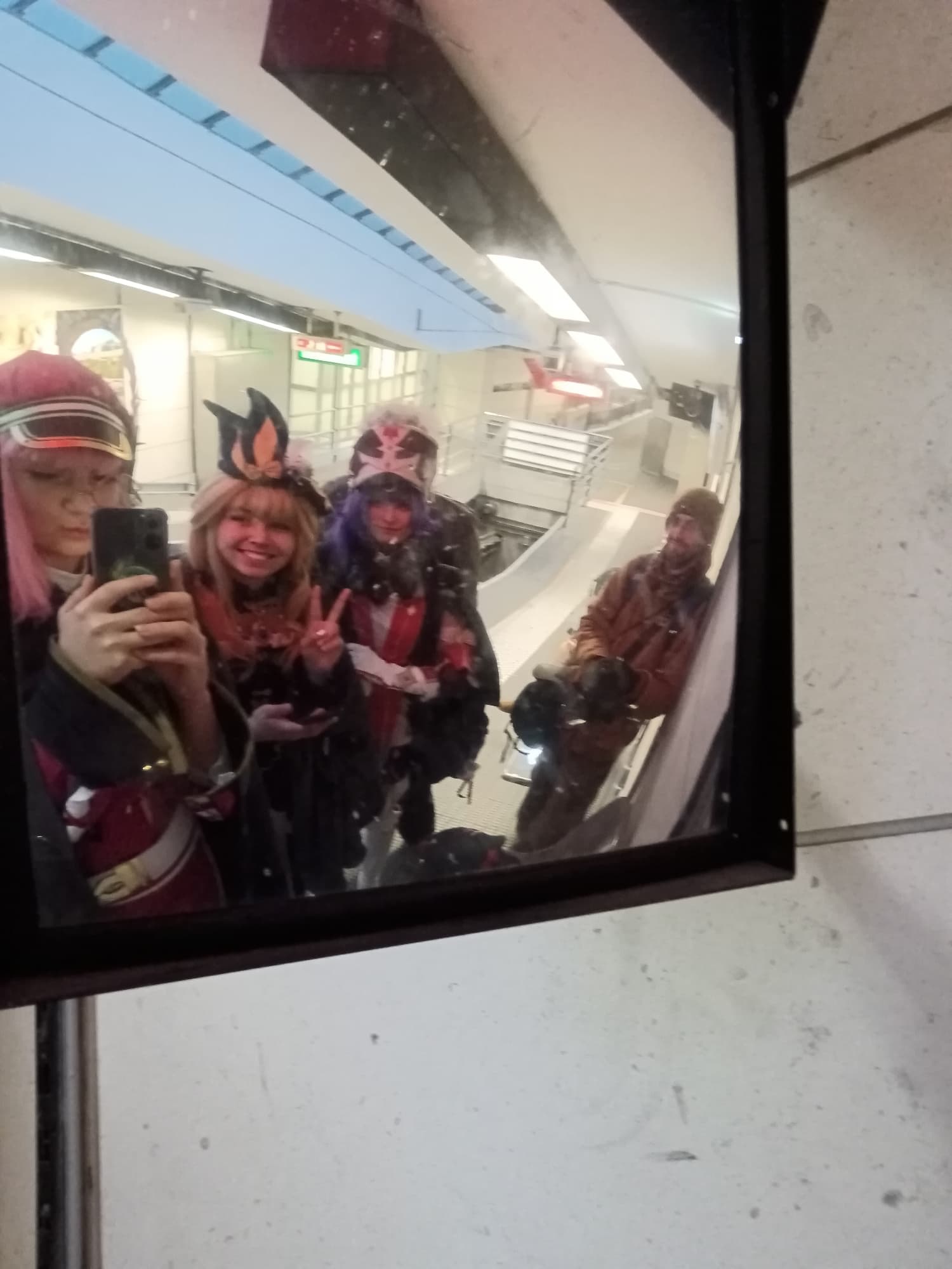 Backstage - Photo 28