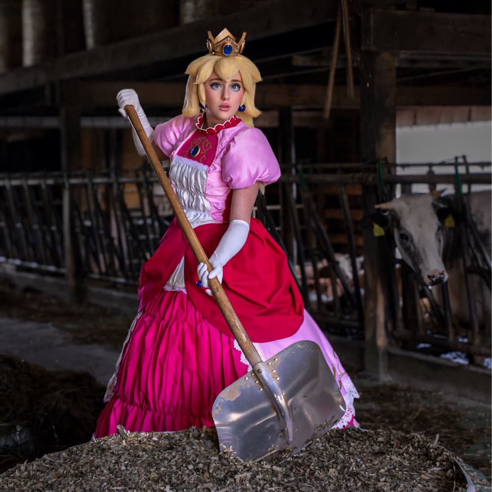 Peach at the farm 🐮