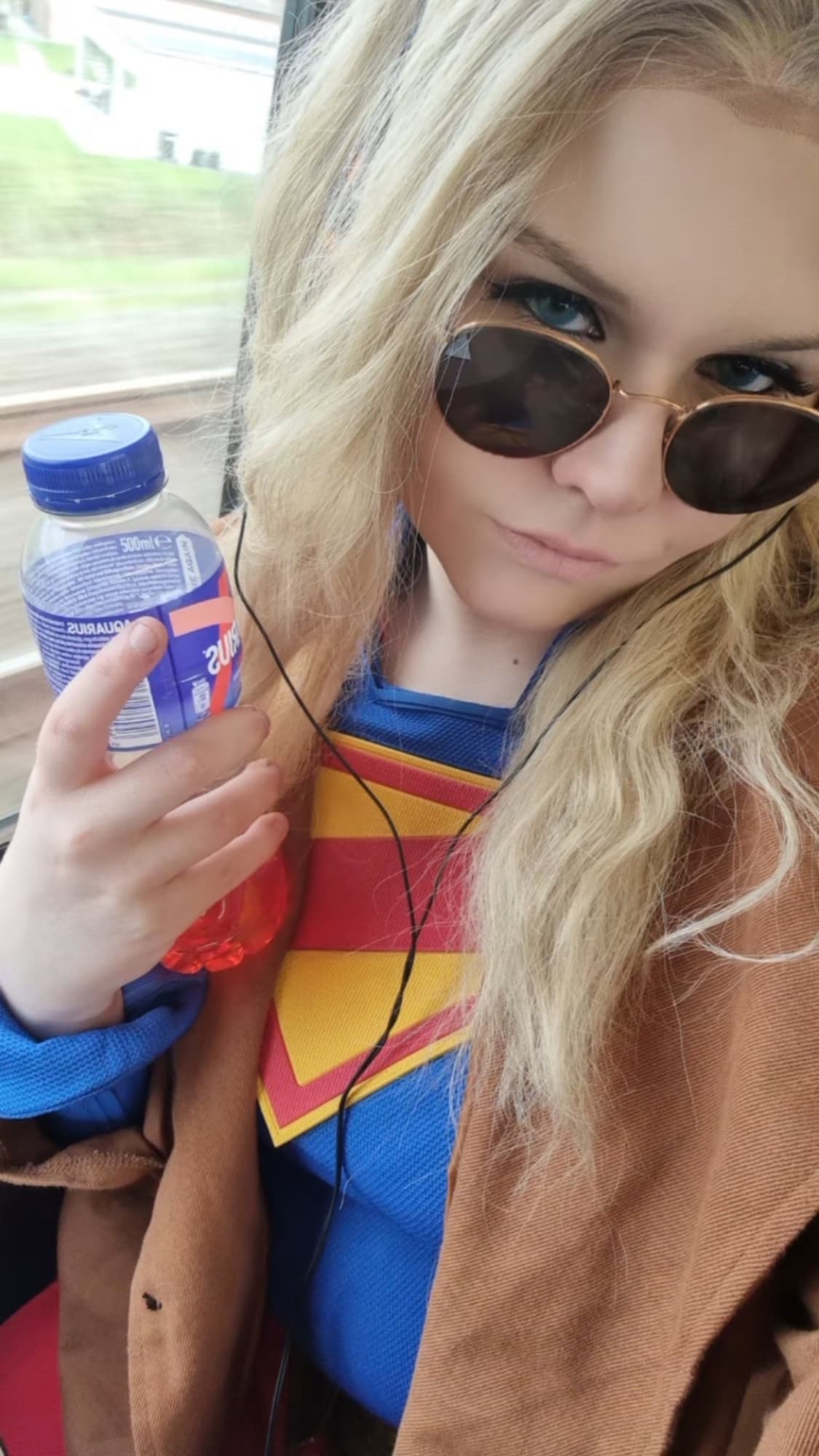 Supergirl conv - Photo 8