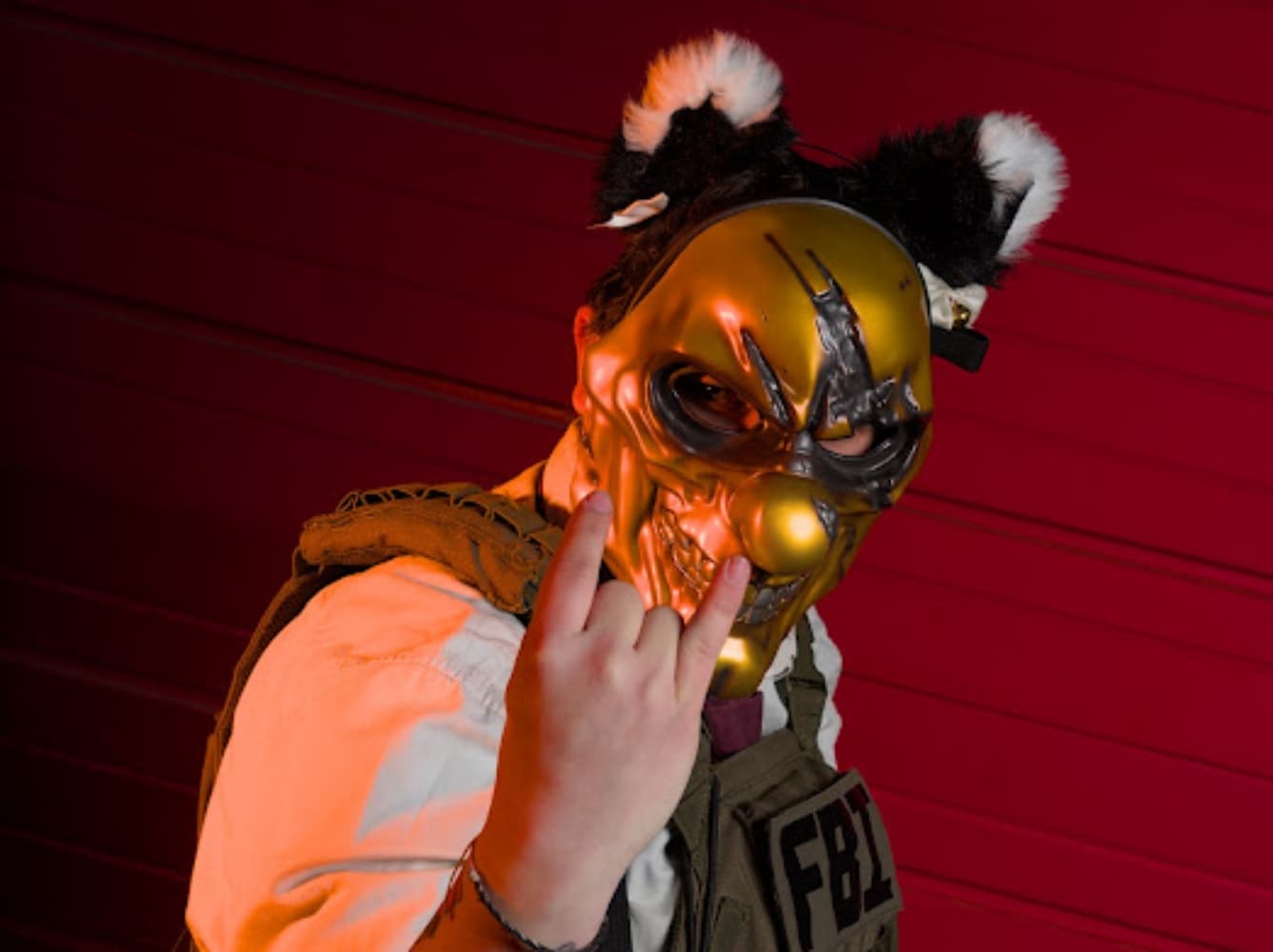 Wolf (golden mask)
