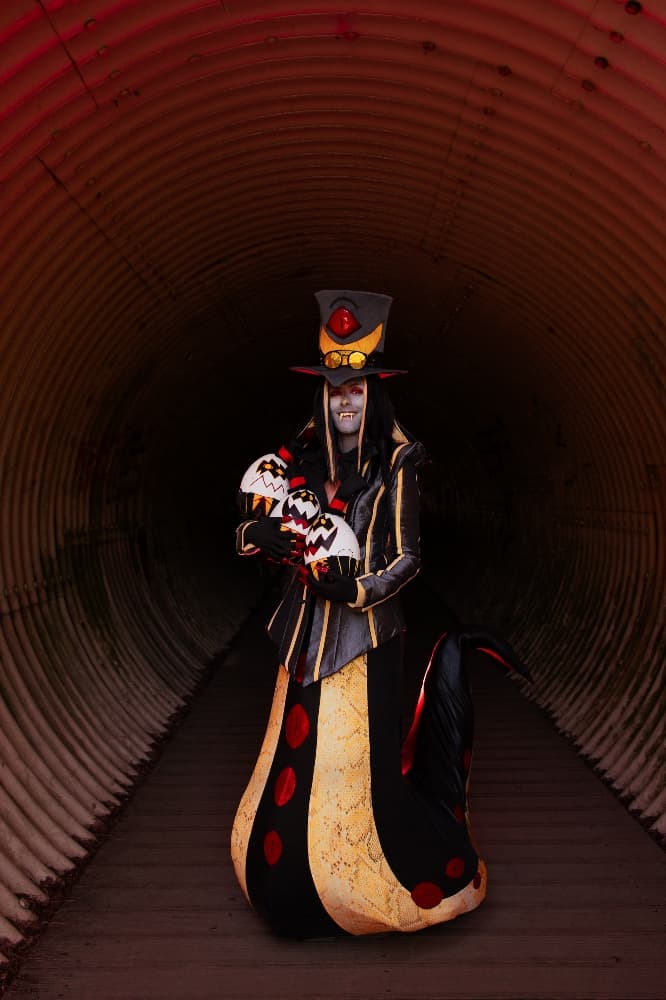 Sir Pentious - Photo 1