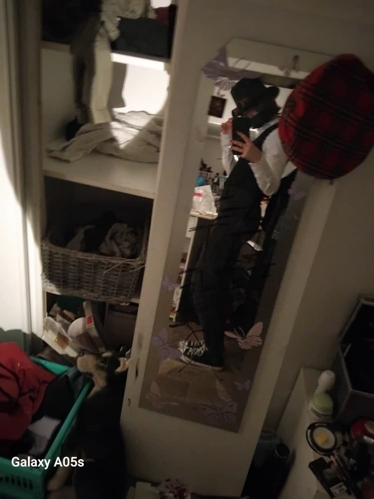 OC Lucia Woods - Photo 4