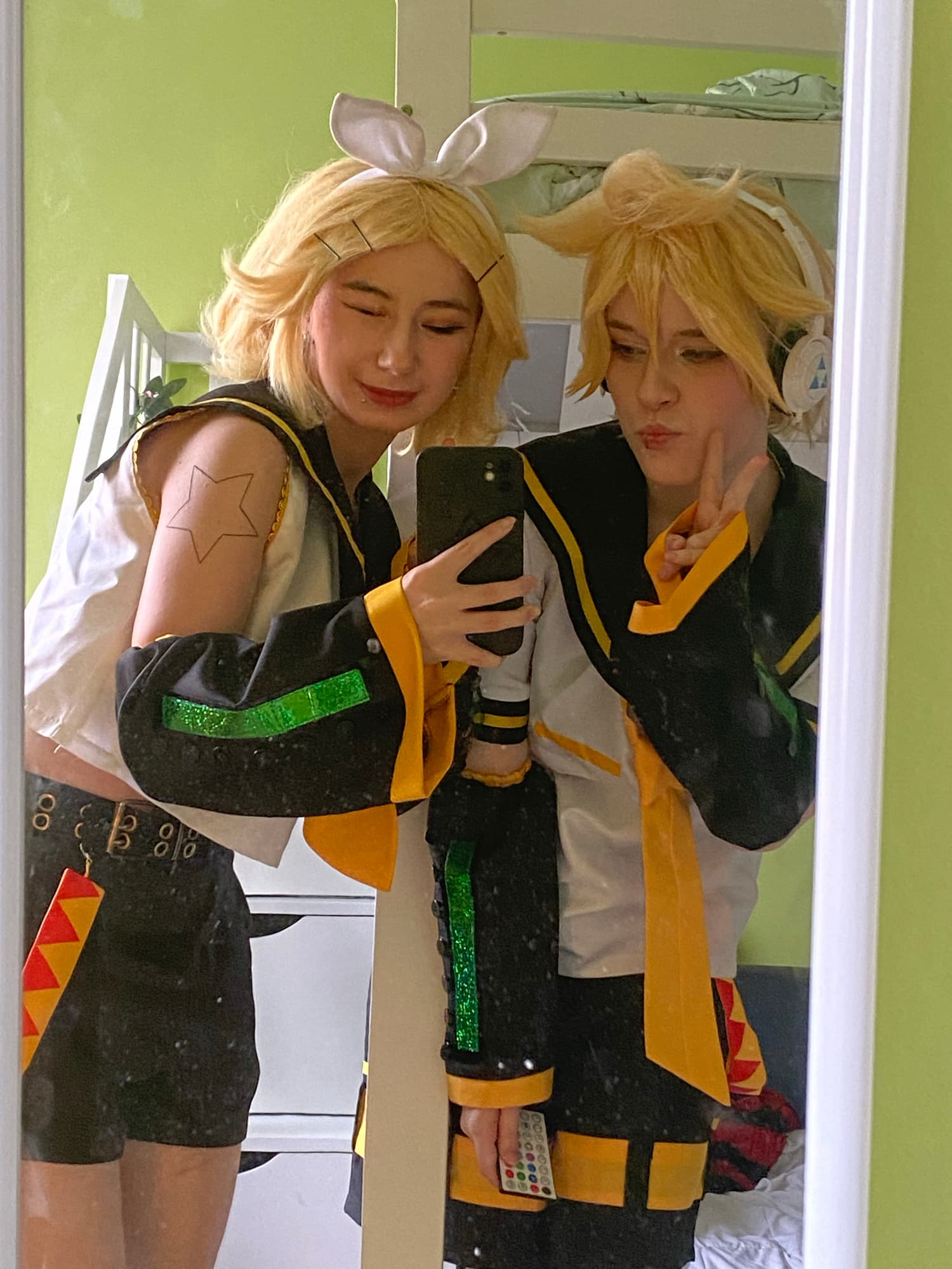 Len and Rin  - Photo 2