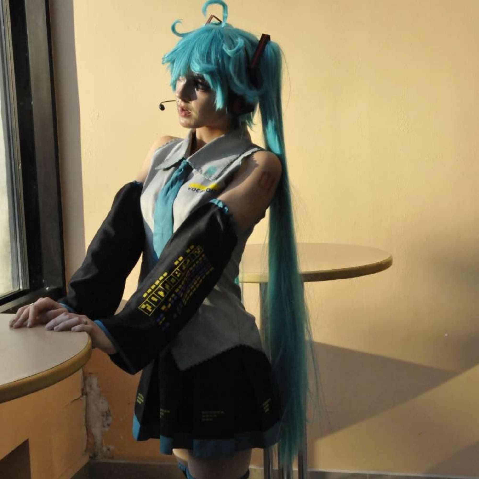 Miku - Vocaloid cosplay photoshoot cover