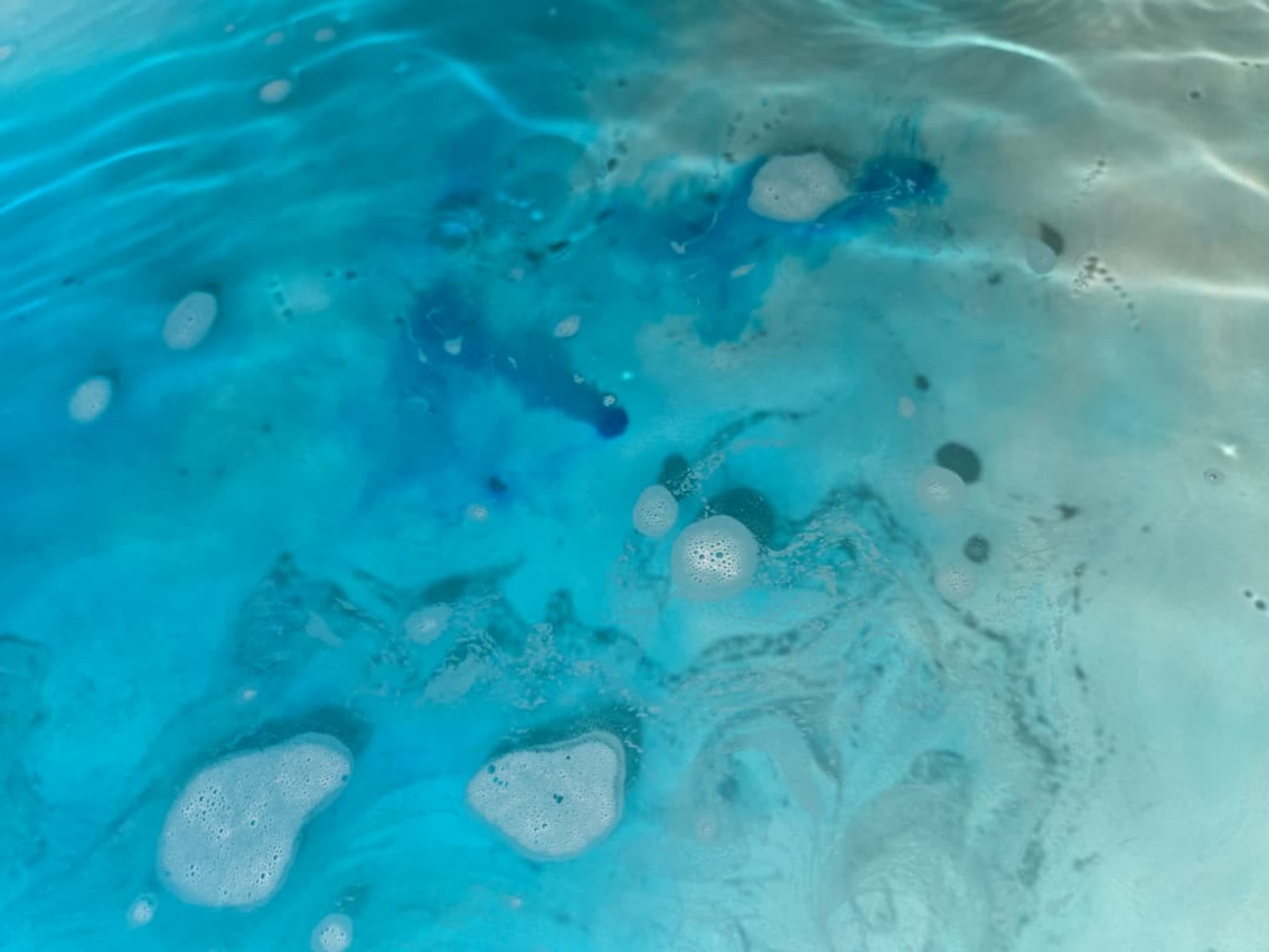 Tub of Mouthwash - Photo 3