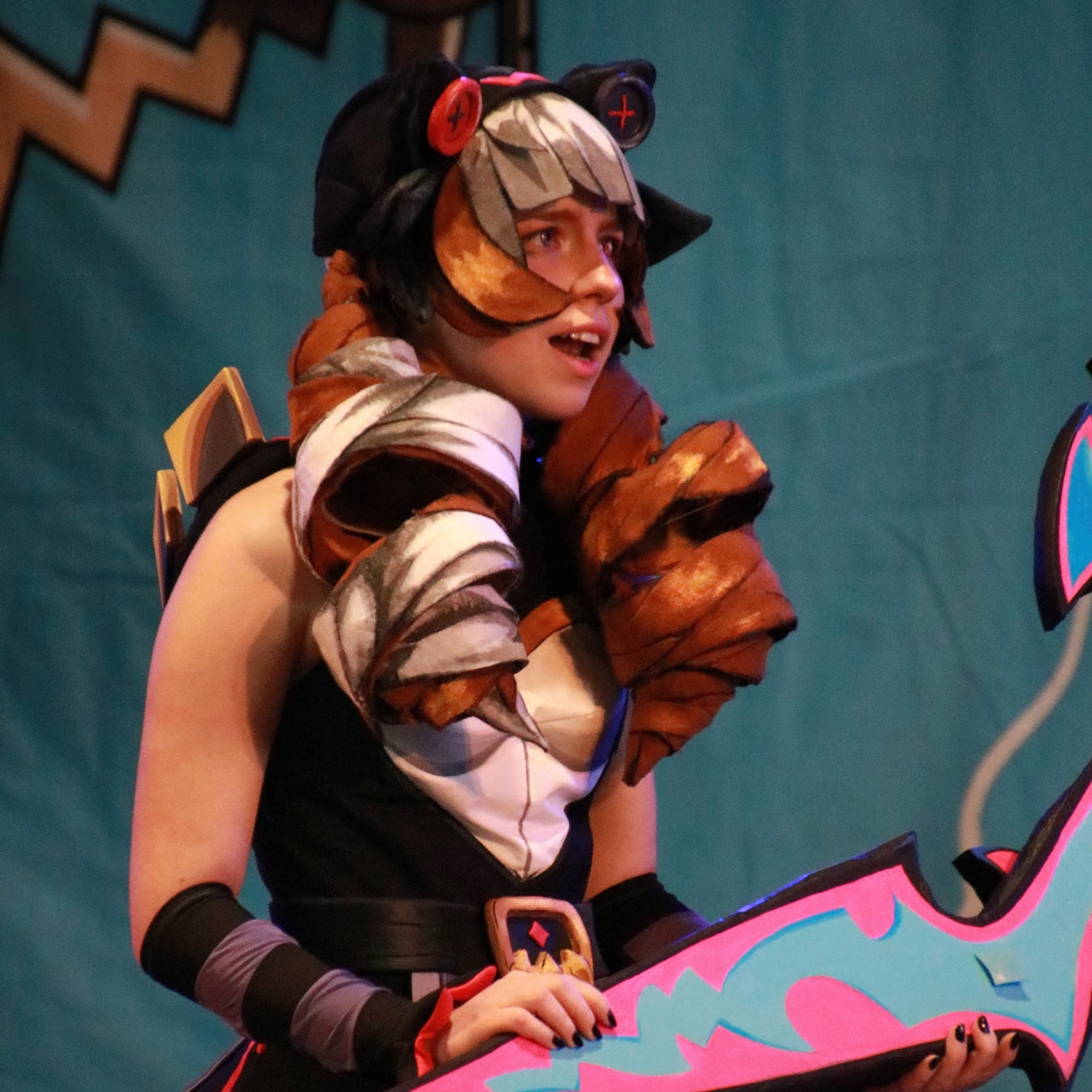 Prestation Gwen - League of Legends cosplay photoshoot cover