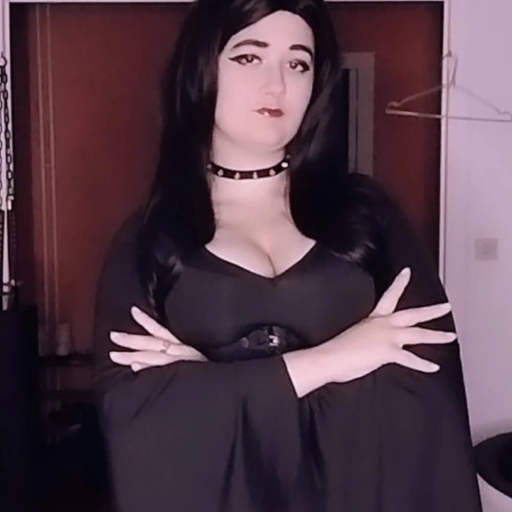Morticia  - Photo 6