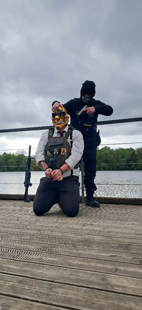 Wolf (golden mask) - Photo 13