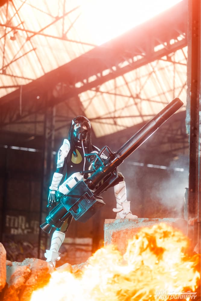 Mina Ashiro - Photo 1