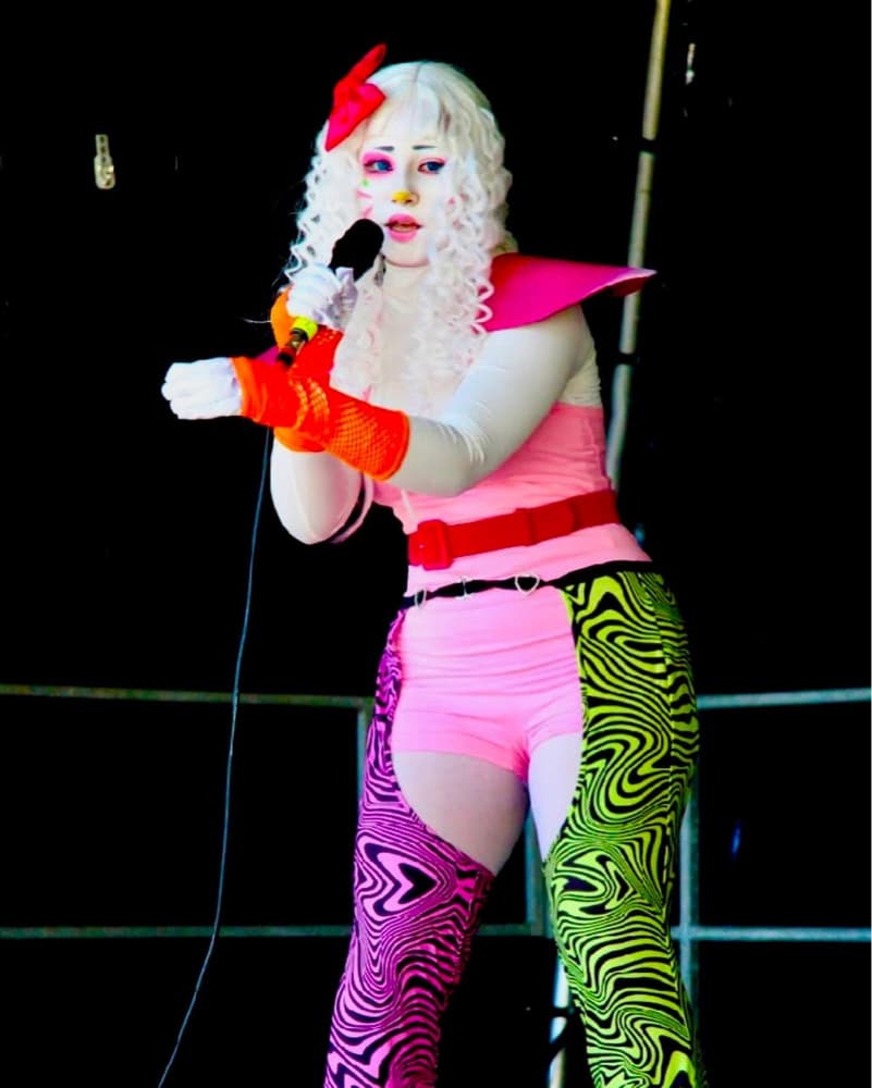 Glamrock Chica - Photo 2