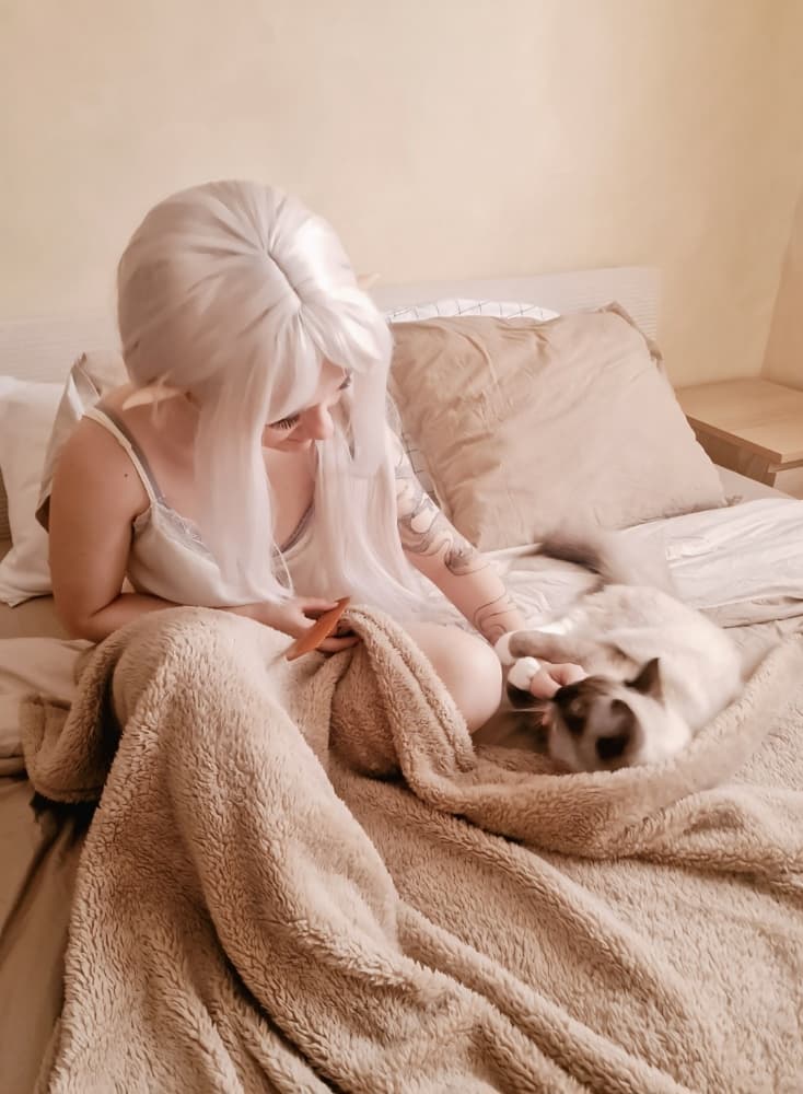 Frieren sleeping - Photo 12